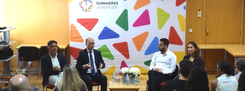 Palestra com quatro oradores